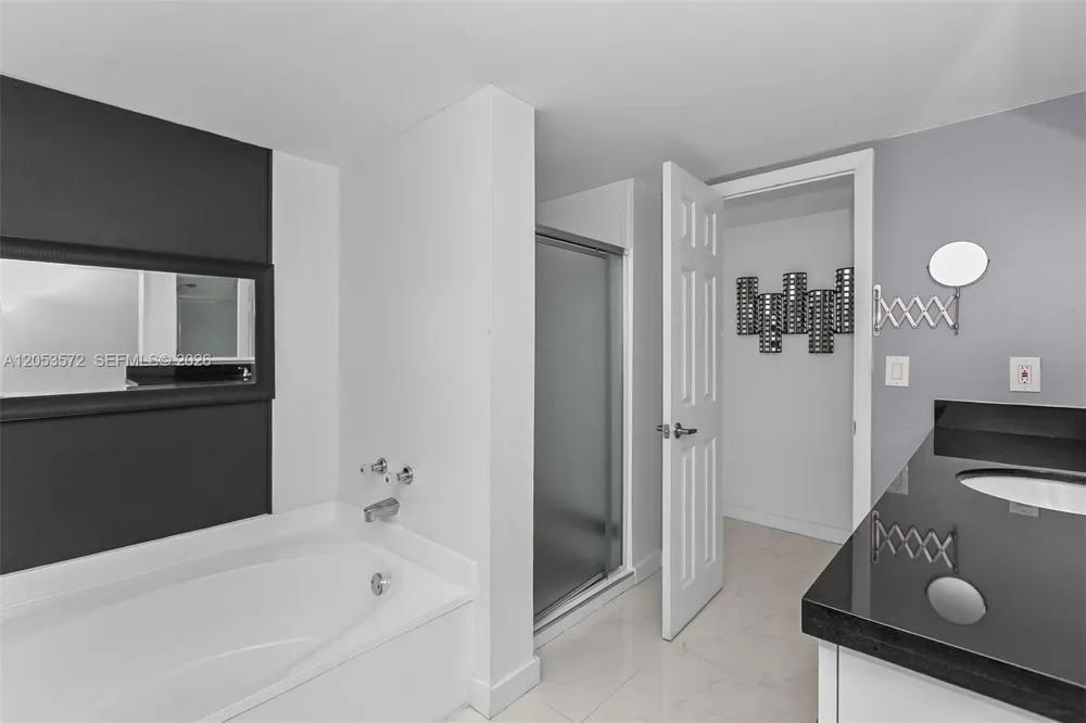 200 Leslie Dr #930 Hallandale Beach, FL 33009