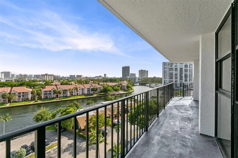200 Leslie Dr #930 Hallandale Beach, FL 33009