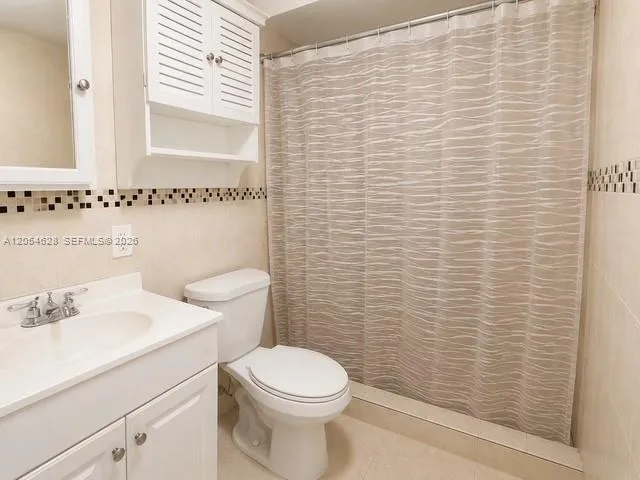 680 Miller Dr #W405 Miami Springs, FL 33166