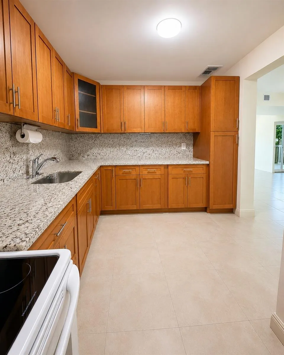 680 Miller Dr #W405 Miami Springs, FL 33166