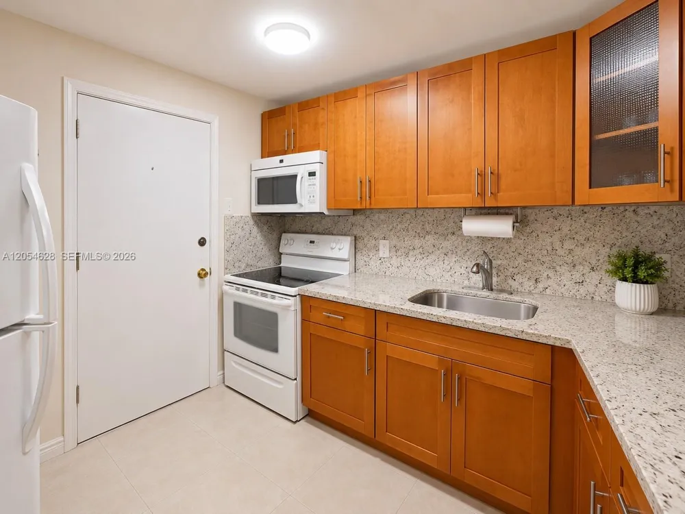 680 Miller Dr #W405 Miami Springs, FL 33166