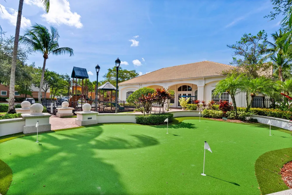 3303 Myrtlewood Circle E Palm Beach Gardens, FL 33418