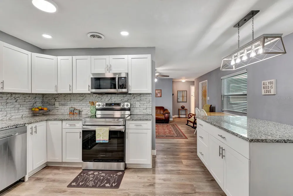 2510 51ST AVENUE TERRACE W Bradenton, FL 34207