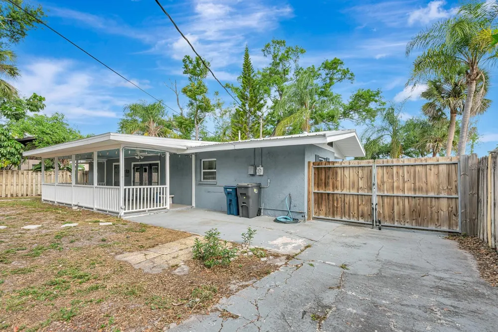 2510 51ST AVENUE TERRACE W Bradenton, FL 34207