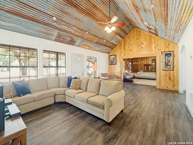 497 LUCKENBACH RD Fredericksburg, TX 78624