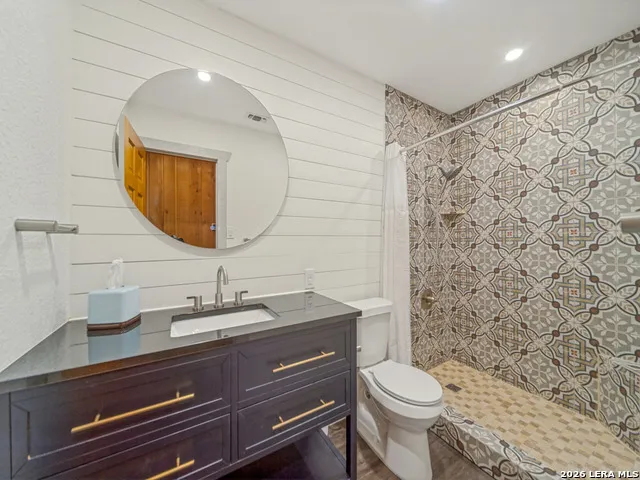 497 LUCKENBACH RD Fredericksburg, TX 78624