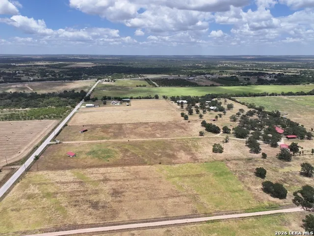 497 LUCKENBACH RD Fredericksburg, TX 78624