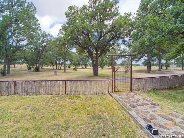 497 LUCKENBACH RD Fredericksburg, TX 78624