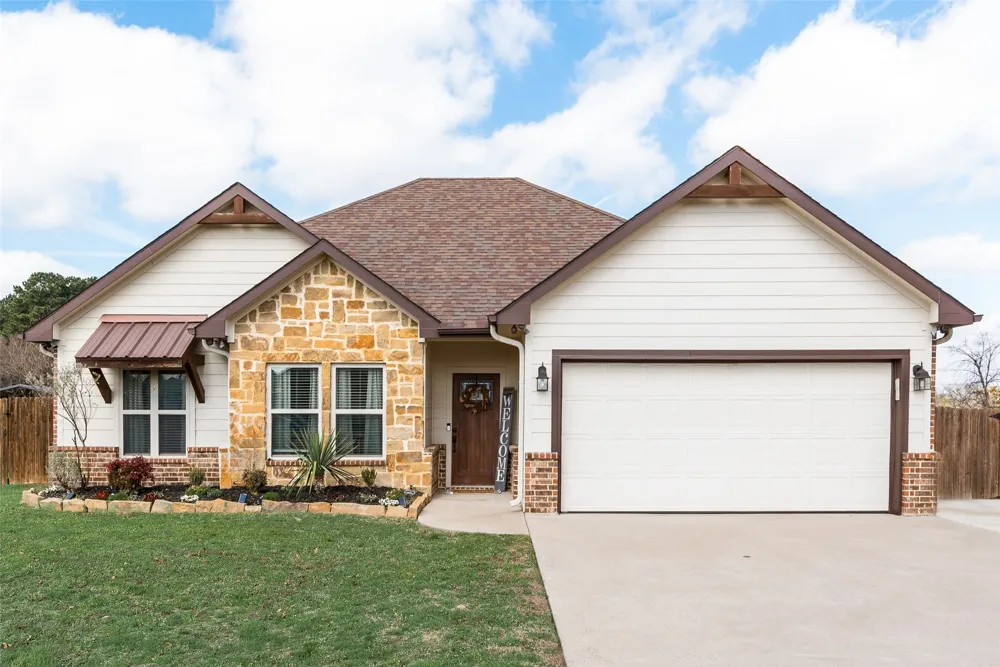 120 Horseshoe Lake Drive Edgewood, TX 75117