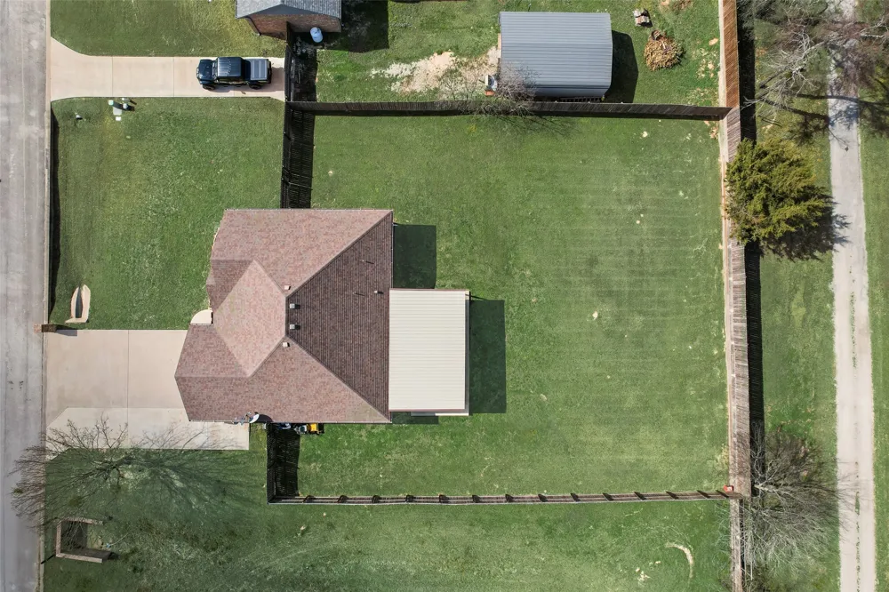 120 Horseshoe Lake Drive Edgewood, TX 75117