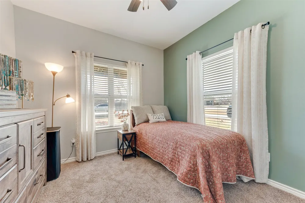 120 Horseshoe Lake Drive Edgewood, TX 75117