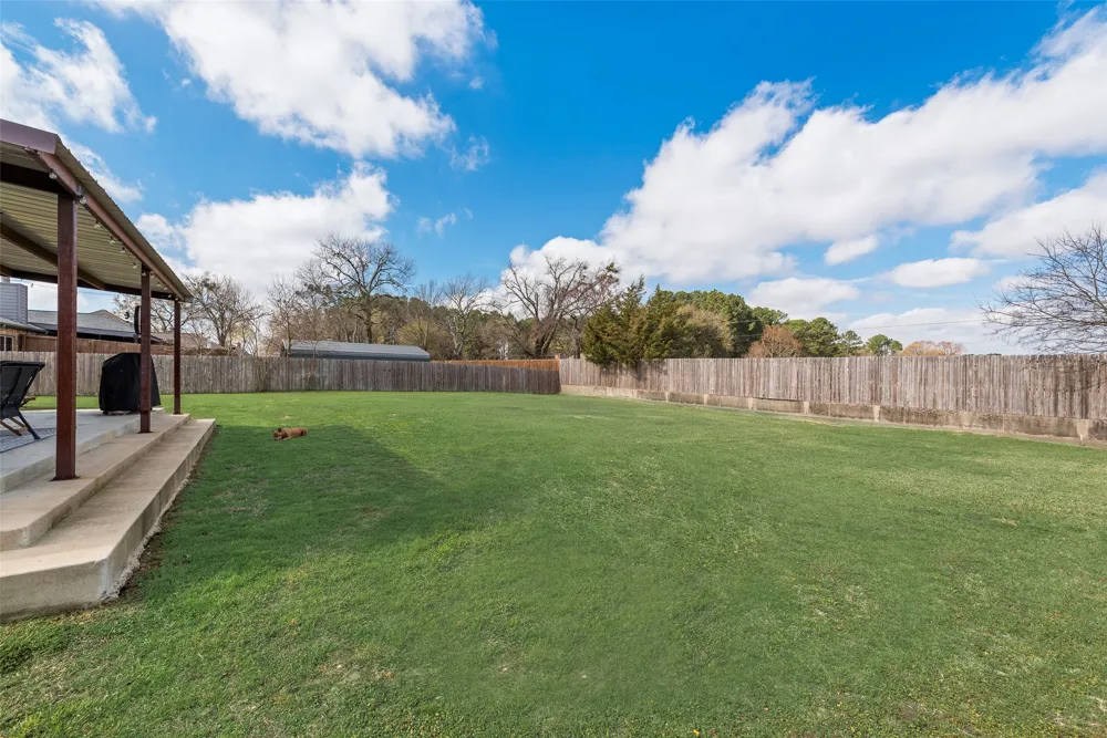 120 Horseshoe Lake Drive Edgewood, TX 75117