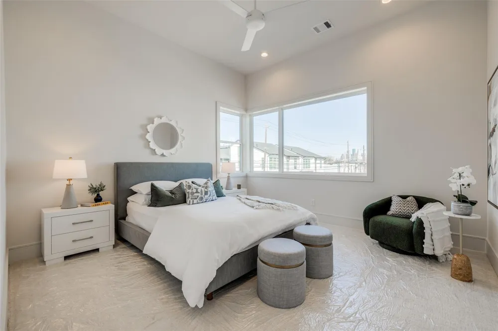 1701 Banks Street Houston, TX 77098