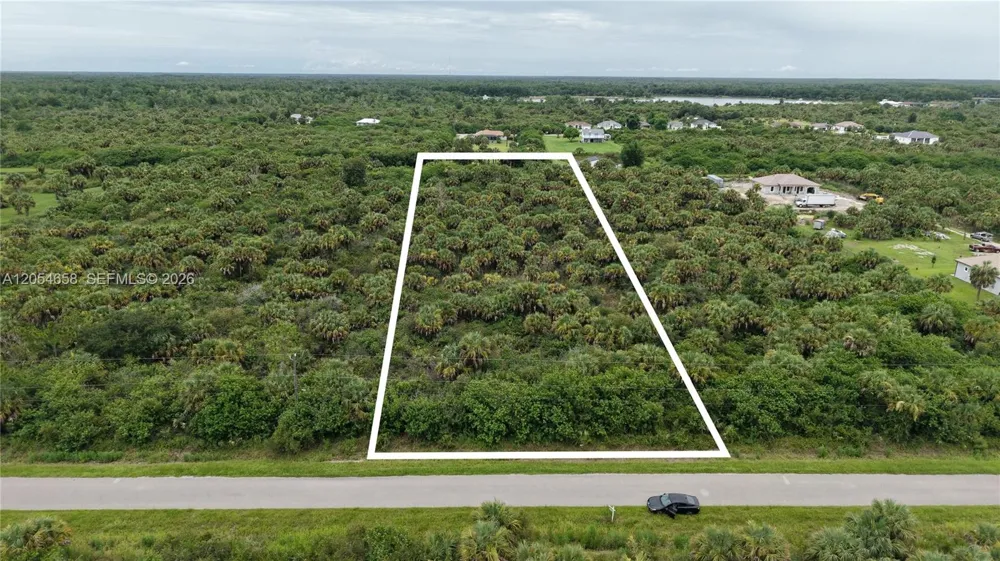 39th Ave NW Naples, FL 34120