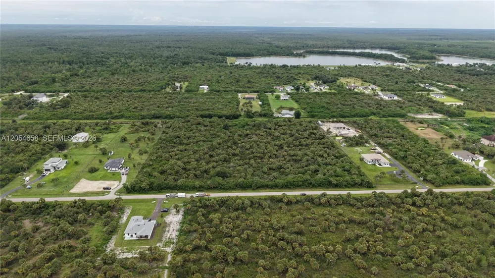 39th Ave NW Naples, FL 34120