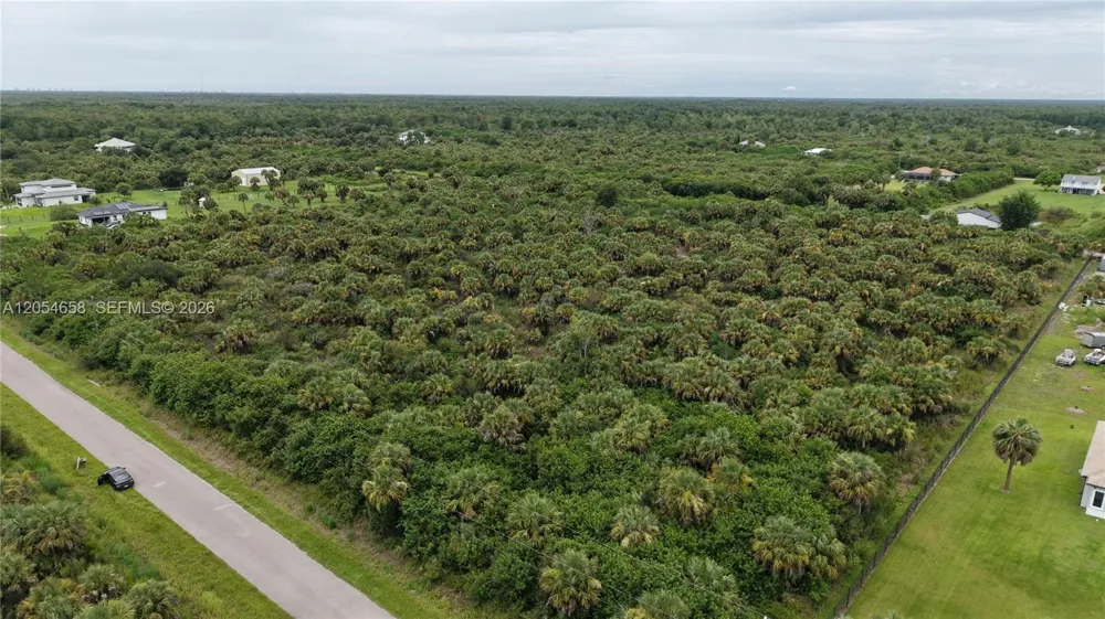 39th Ave NW Naples, FL 34120