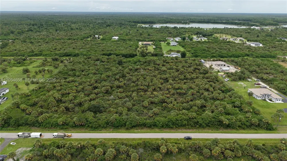 39th Ave NW Naples, FL 34120