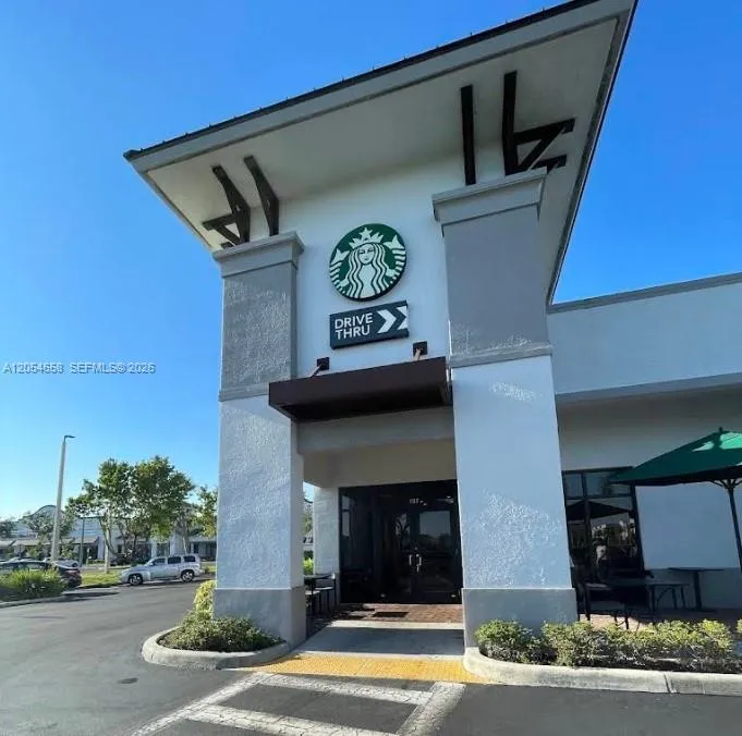 39th Ave NW Naples, FL 34120