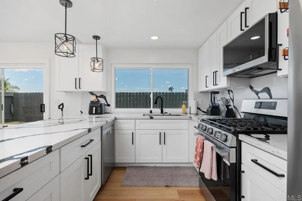 851 Casa de Oro pl Escondido, CA 92025