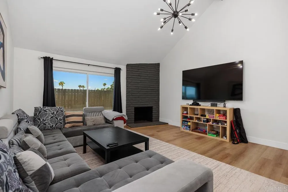 851 Casa de Oro pl Escondido, CA 92025