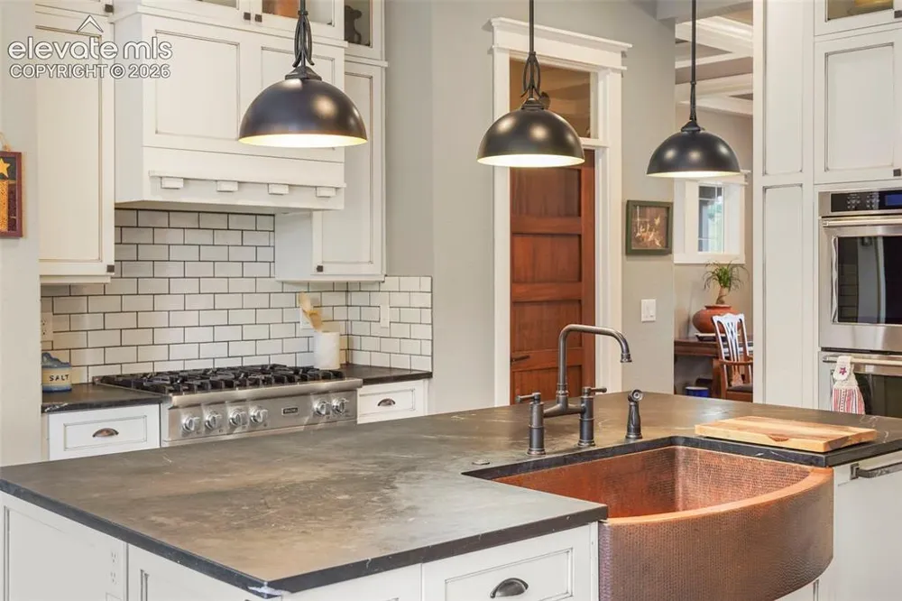 9610 S Perry Park Road Larkspur, CO 80118