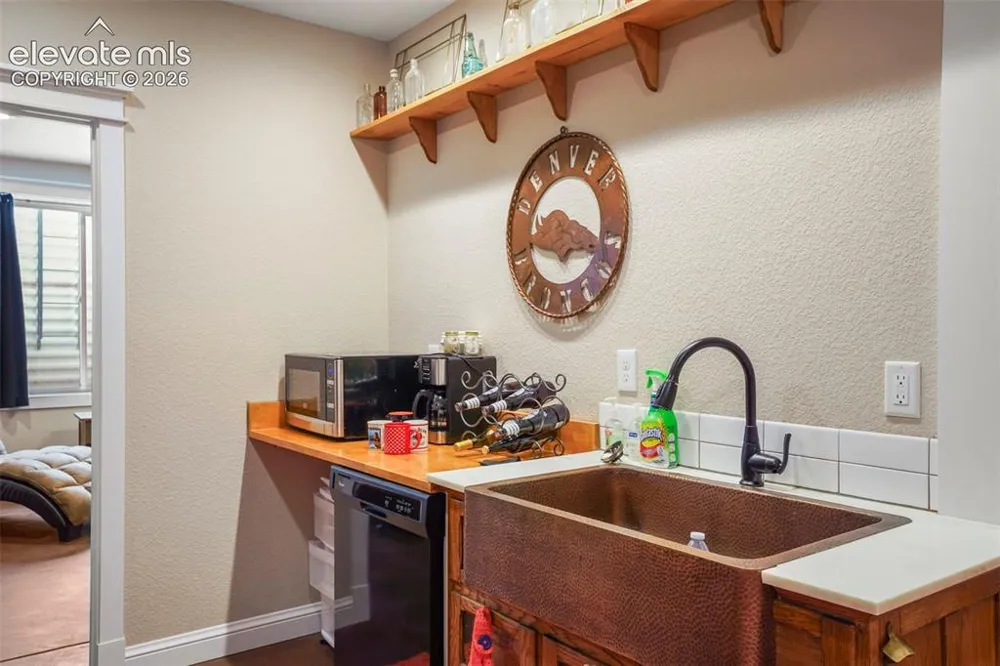 9610 S Perry Park Road Larkspur, CO 80118