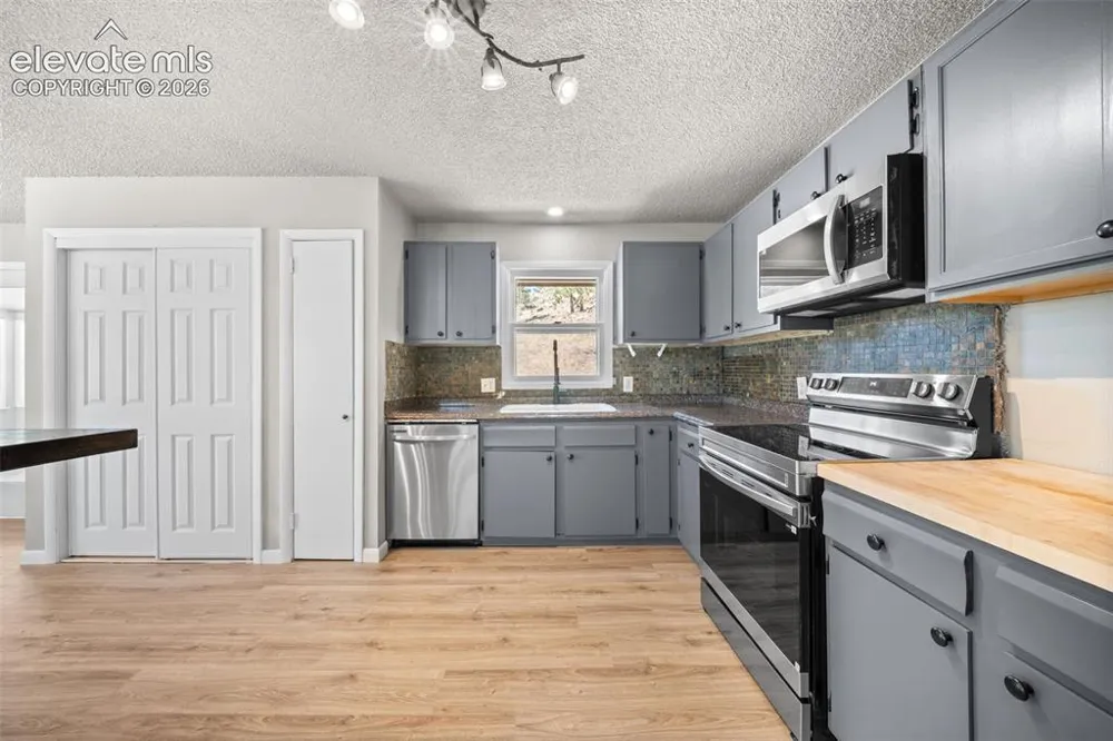 841 Plateau Drive Guffey, CO 80820