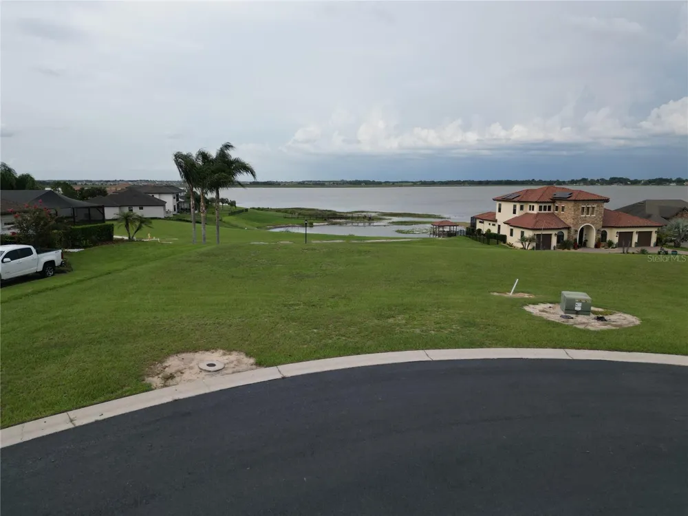 210 SPRING AZURE DRIVE Lake Alfred, FL 33850