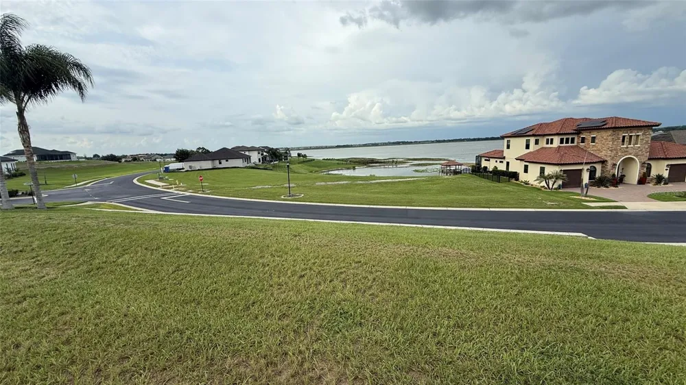 210 SPRING AZURE DRIVE Lake Alfred, FL 33850