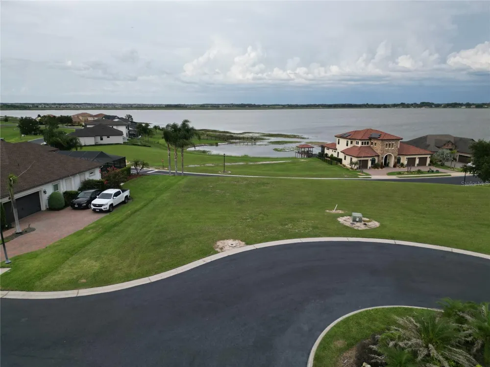 210 SPRING AZURE DRIVE Lake Alfred, FL 33850
