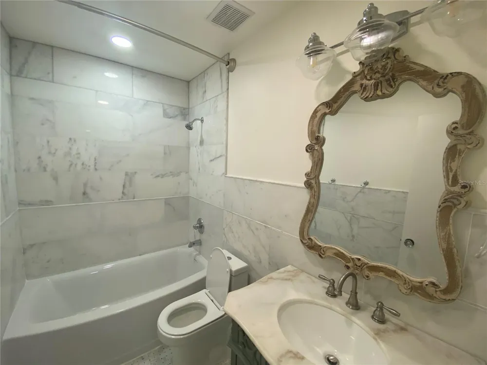 704 ANGELINA LANE #B Lakeland, FL 33801