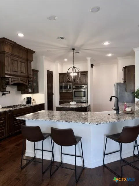 11 Post Oak Glen Inez, TX 77968