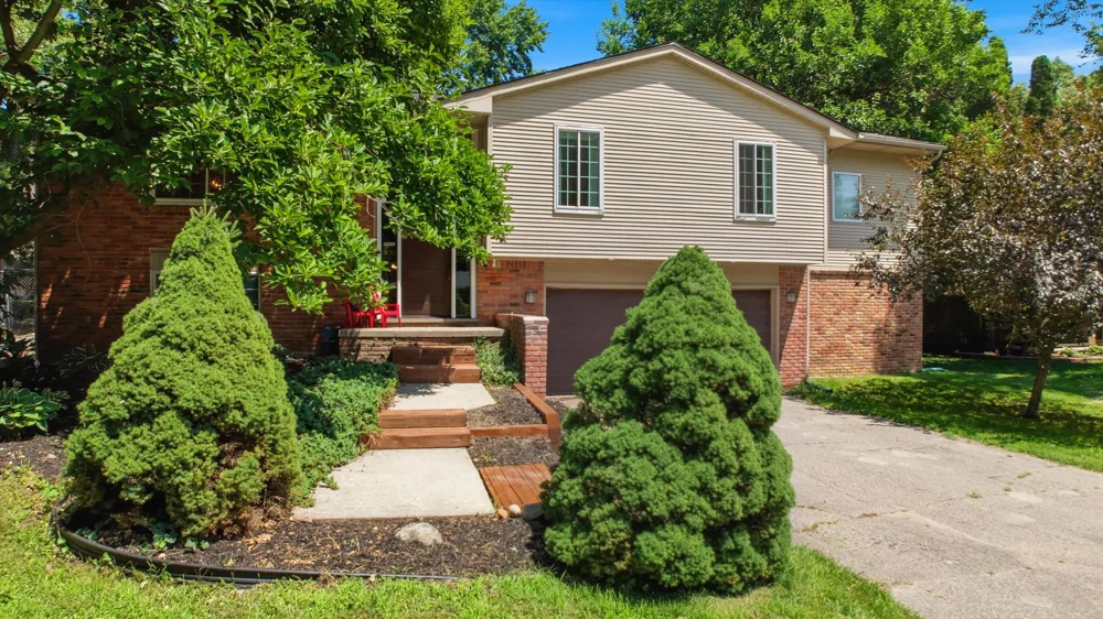 7737 Collingwood Drive Genoa Township, MI 48114