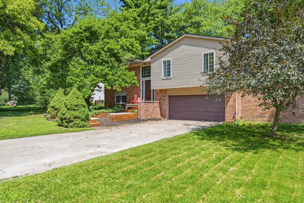 7737 Collingwood Drive Genoa Township, MI 48114