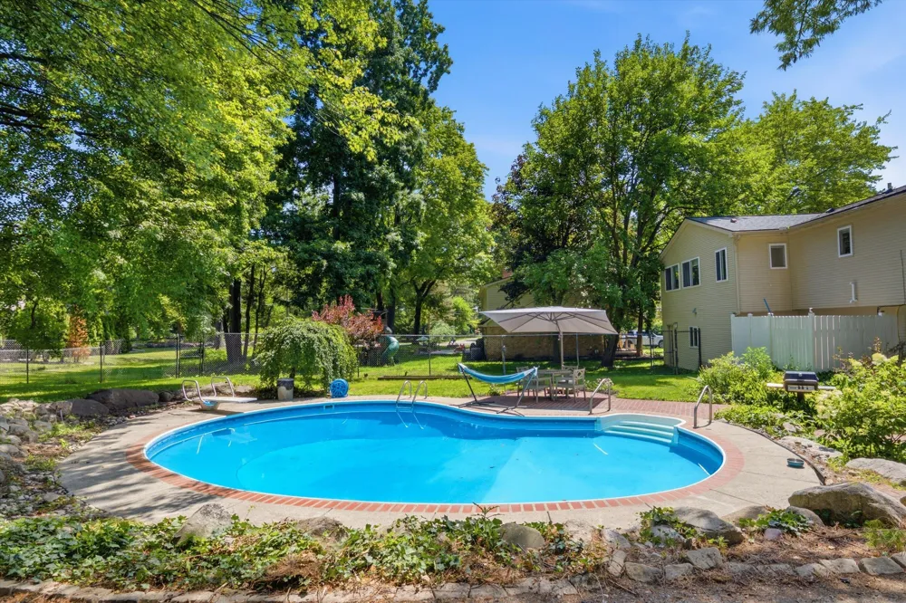 7737 Collingwood Drive Genoa Township, MI 48114