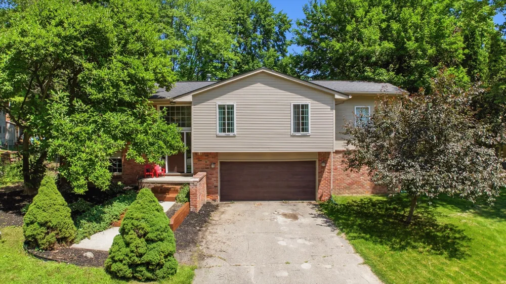 7737 Collingwood Drive Genoa Township, MI 48114