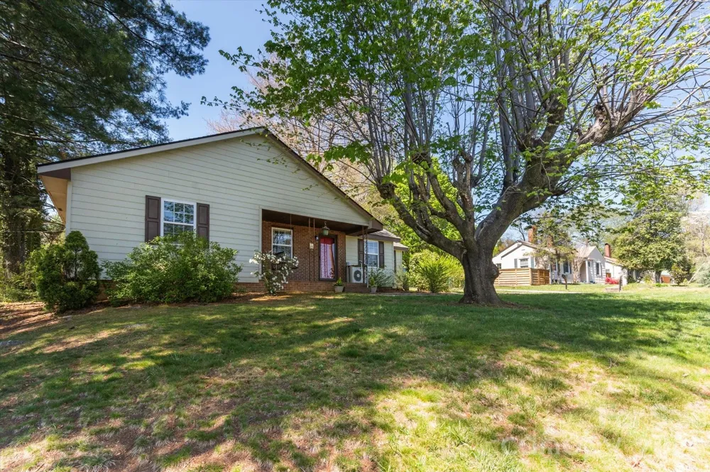 25 Montview Circle Brevard, NC 28712