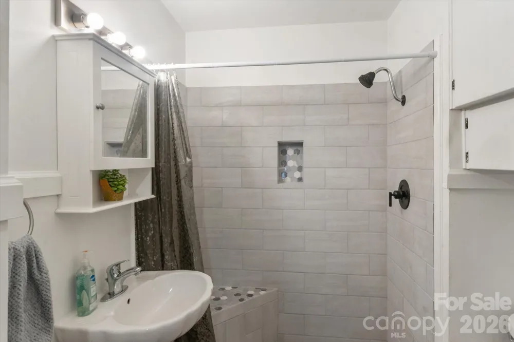 25 Montview Circle Brevard, NC 28712