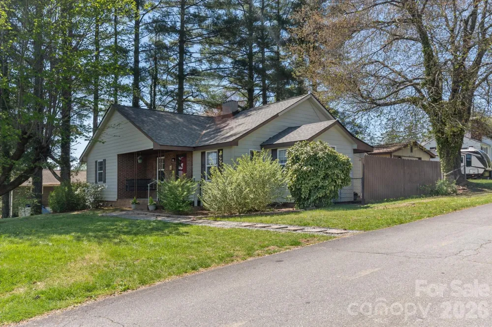 25 Montview Circle Brevard, NC 28712