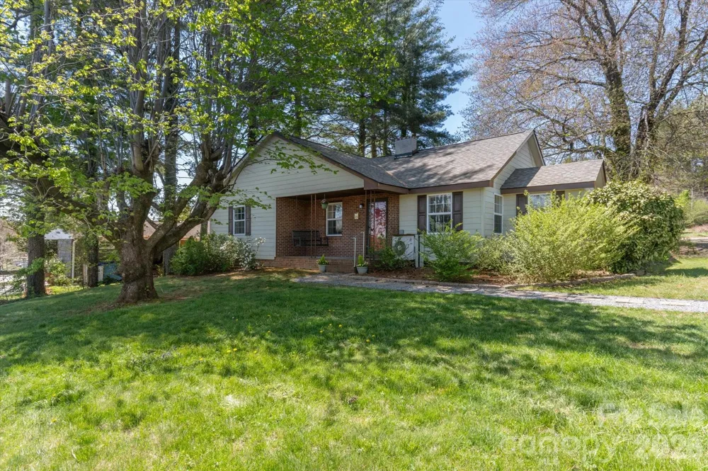 25 Montview Circle Brevard, NC 28712
