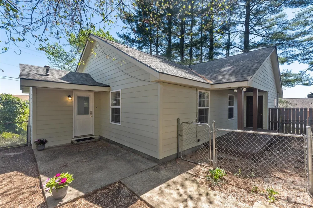 25 Montview Circle Brevard, NC 28712