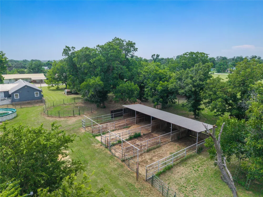 304 Victor Street Comanche, TX 76442