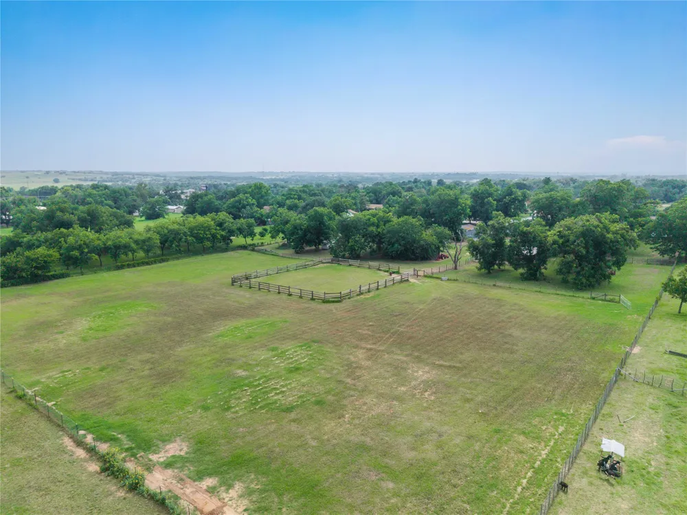 304 Victor Street Comanche, TX 76442