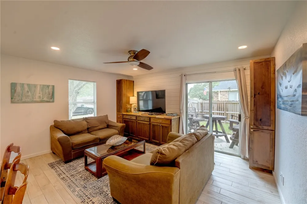 109 Saunders Lane Aransas Pass, TX 78336
