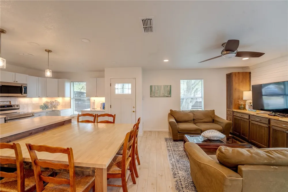 109 Saunders Lane Aransas Pass, TX 78336