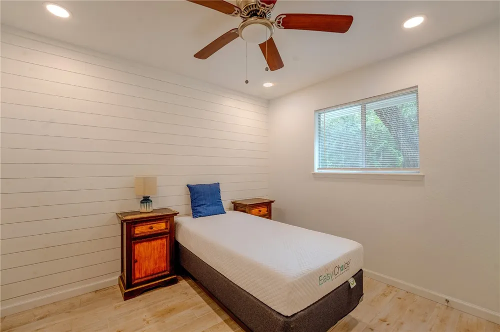 109 Saunders Lane Aransas Pass, TX 78336
