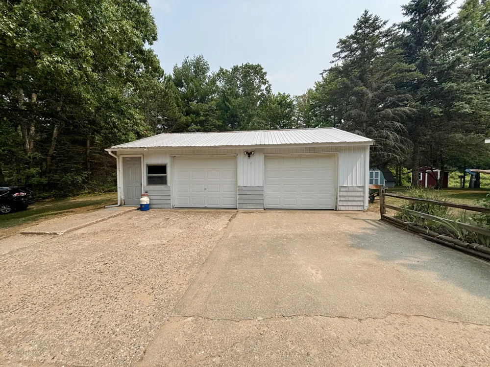 8464 15 Mile Road Paris, MI 49338