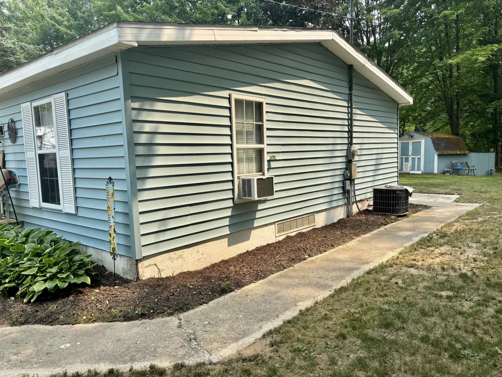 8464 15 Mile Road Paris, MI 49338