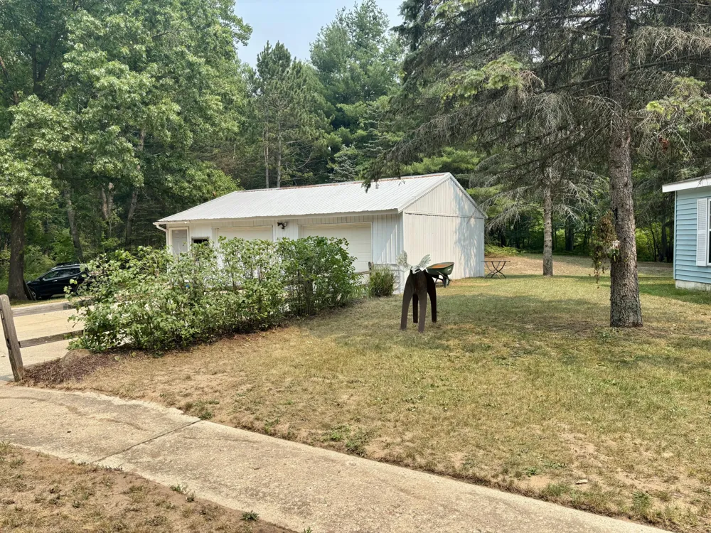 8464 15 Mile Road Paris, MI 49338