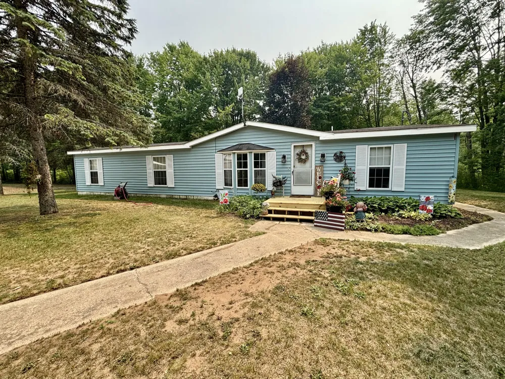 8464 15 Mile Road Paris, MI 49338